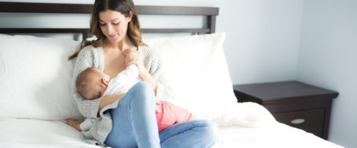 Hoeveel moedermelk moet je baby tijdens de borstvoeding drinken?