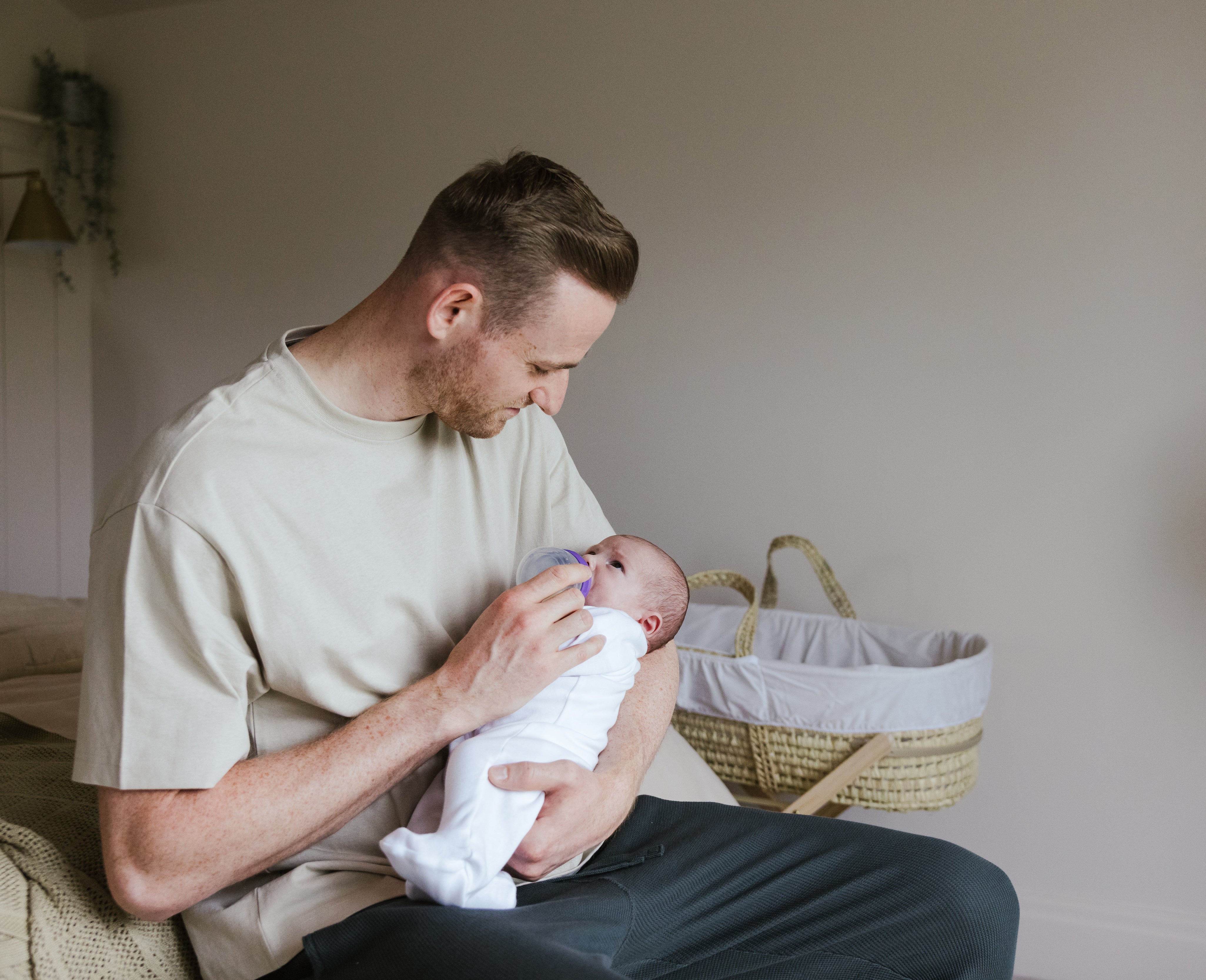 Papa’s en borstvoeding: 5 manieren om je vrouw te ondersteunen